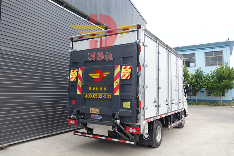 3.0T懸臂式汽車(che)尾闆