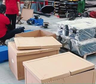 國立液壓(yā)壓，小型液(ye)壓站紙箱(xiāng)包裝發貨(huo)。各地都能(néng)發貨